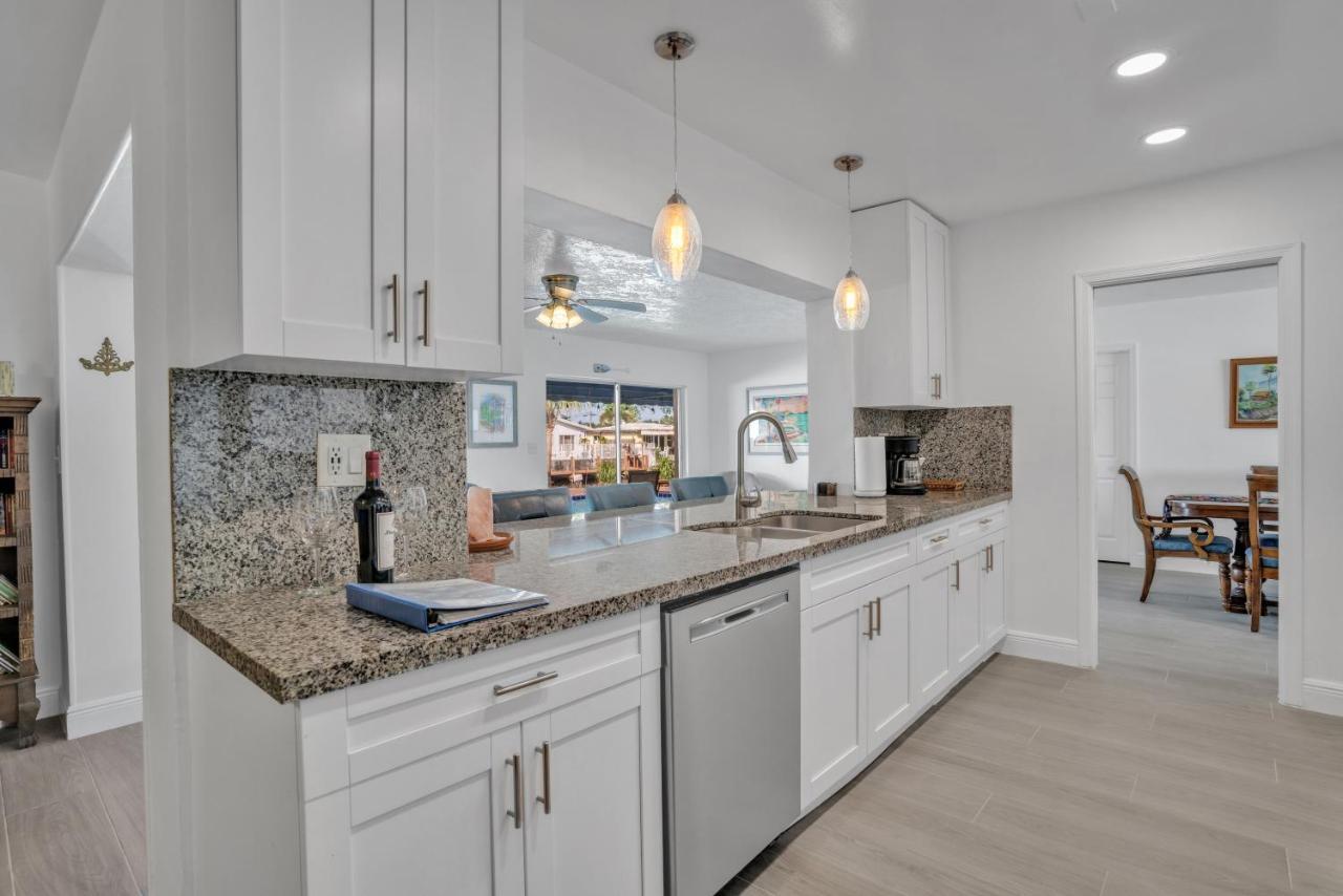 4 Bd Near Beach Spacious Solar Heated Pool Waterfront Home Pompano Beach Εξωτερικό φωτογραφία