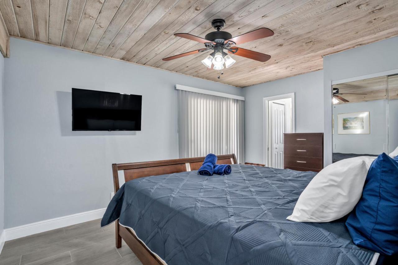 4 Bd Near Beach Spacious Solar Heated Pool Waterfront Home Pompano Beach Εξωτερικό φωτογραφία